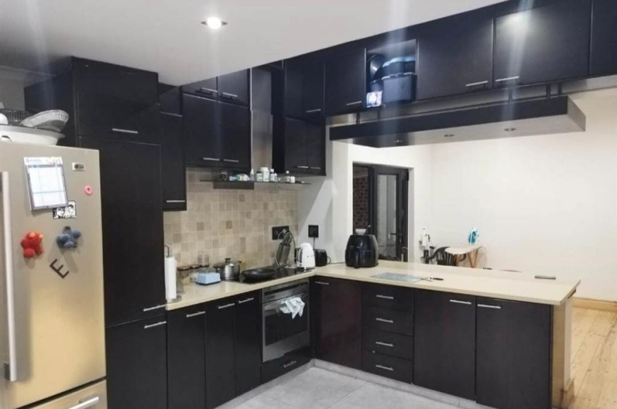 3 Bedroom Property for Sale in Lansdowne Western Cape